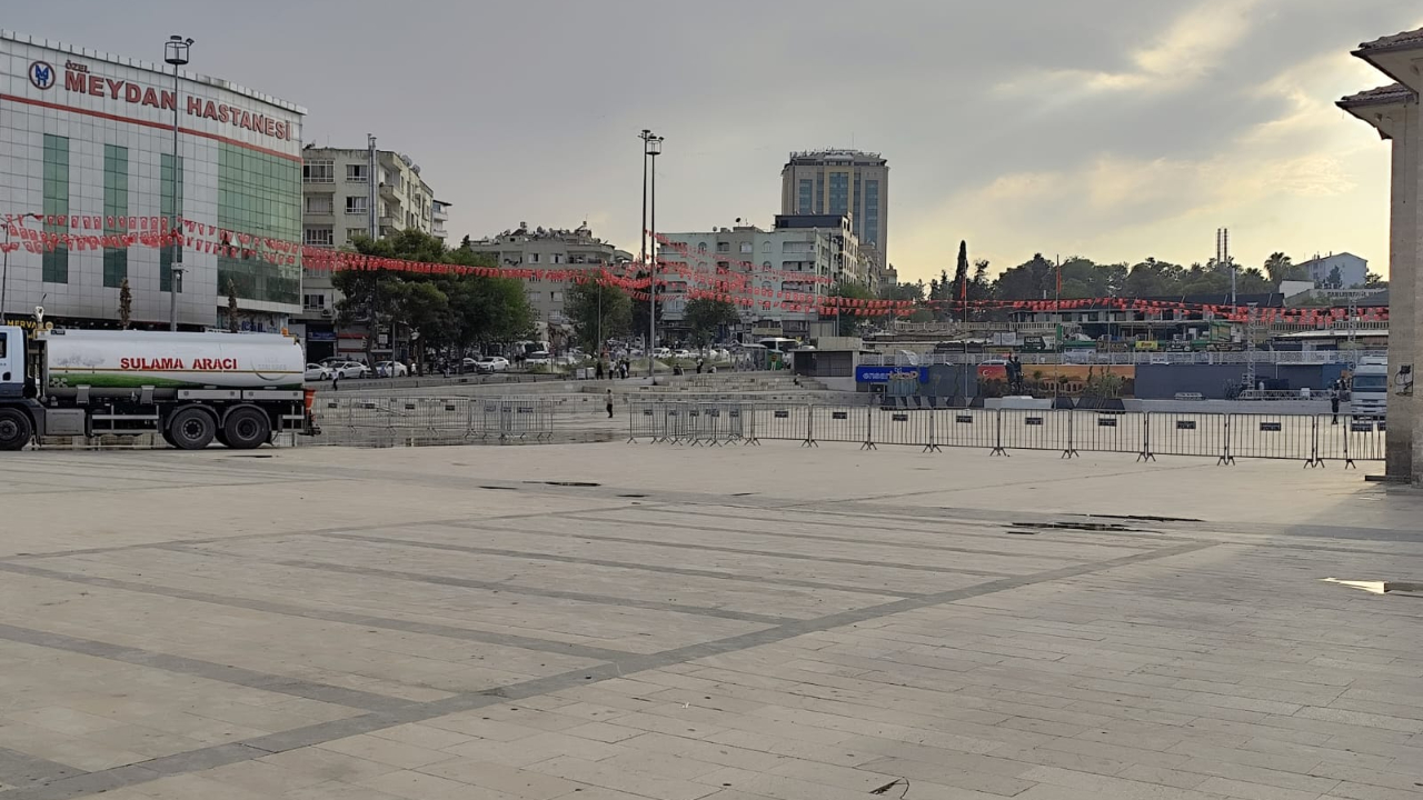 Topçu Meydanı 15 Temmuz programına hazır