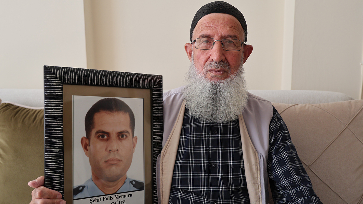 15 Temmuz şehidinin babası: "15 Temmuz gelince canımız ciğerimiz yanıyor"