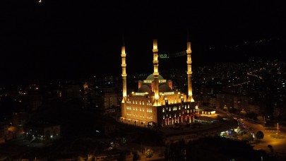 15 Temmuz Gecesi Gökyüzü Selâ ile Yankılanacak!