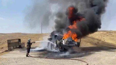 Petrol sahasında vinç alev alev yandı