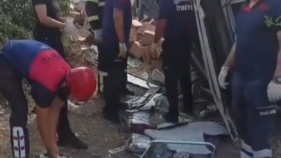 Devrilen tırın sürücüsü yaralandı