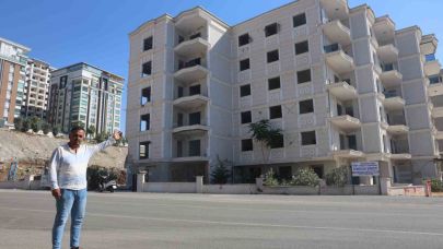 Yıkılmak Üzere Olan Binada Can Pazarı!