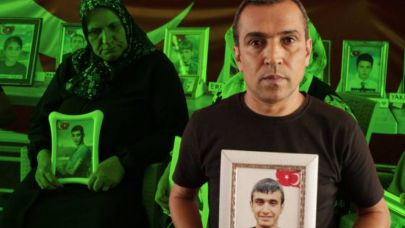 Annelerinin evlat nöbeti kavurucu sıcaklara rağmen devam ediyor