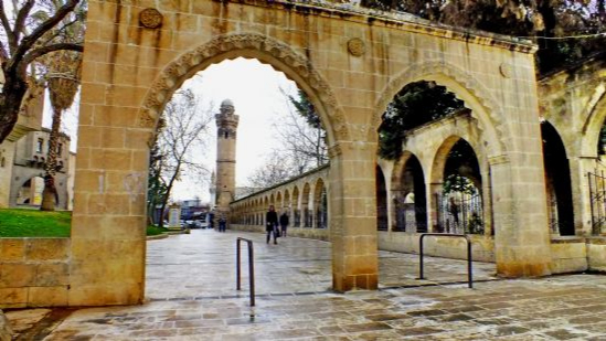 Şanlıurfa Hasan Paşa Camisi size geçmişi fısıldıyor