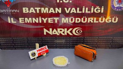 Hava yolu ile gelen yolcunun üzerinden uyuşturucu çıktı