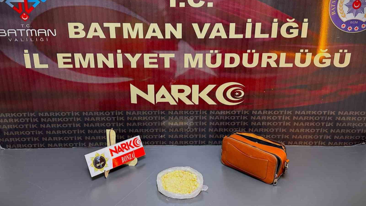 Hava yolu ile gelen yolcunun üzerinden uyuşturucu çıktı