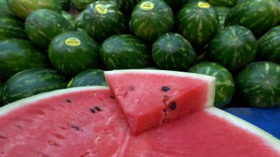 Karpuzun yıkanmadan kesilmesi "salmonella" riskini artırıyor