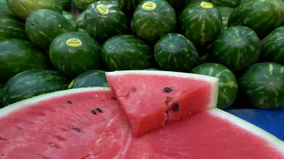 Karpuzun yıkanmadan kesilmesi "salmonella" riskini artırıyor