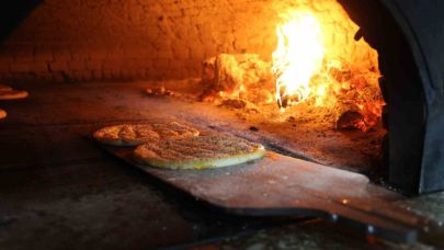 Sıcaklar bunalanlar kapalı alanlara kaçarken onlar serinlemek için dışarı çıkıyor