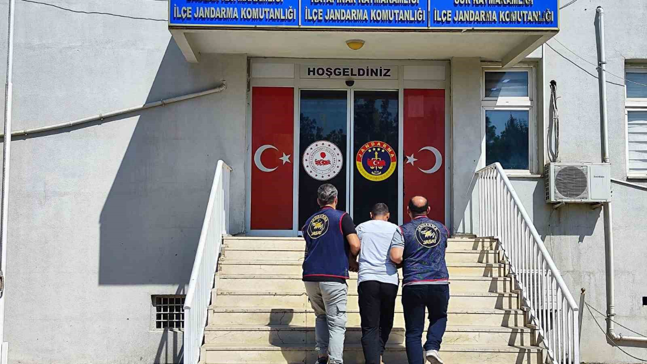 Toplam 45 yıl hapis cezası bulunan 2 zanlı yakalandı