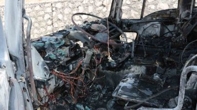 Seyir halindeki tır alevlere teslim oldu