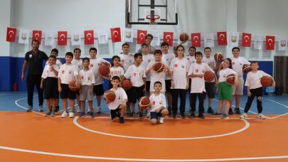 ŞANLIURFA BÜYÜKŞEHİR BELEDİYESİ’NDEN ÇOCUKLARA PROFESYONEL BASKETBOL EĞİTİMİ