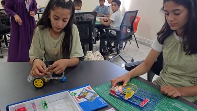 Eyyübiyeli Çocuklar Robotik Kodlama Öğreniyor