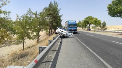 Tır ve otomobil çarpıştı: 3 yaralı