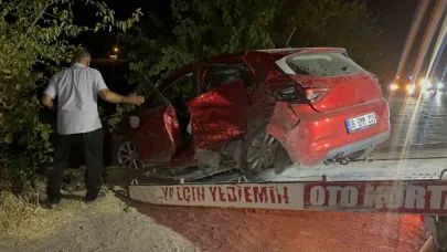 İki otomobil çarpıştı: 3 yaralı
