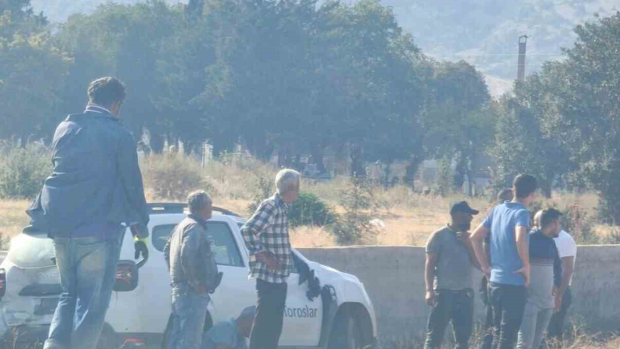 İki otomobilin karıştığı kazada 4 kişi yaralandı