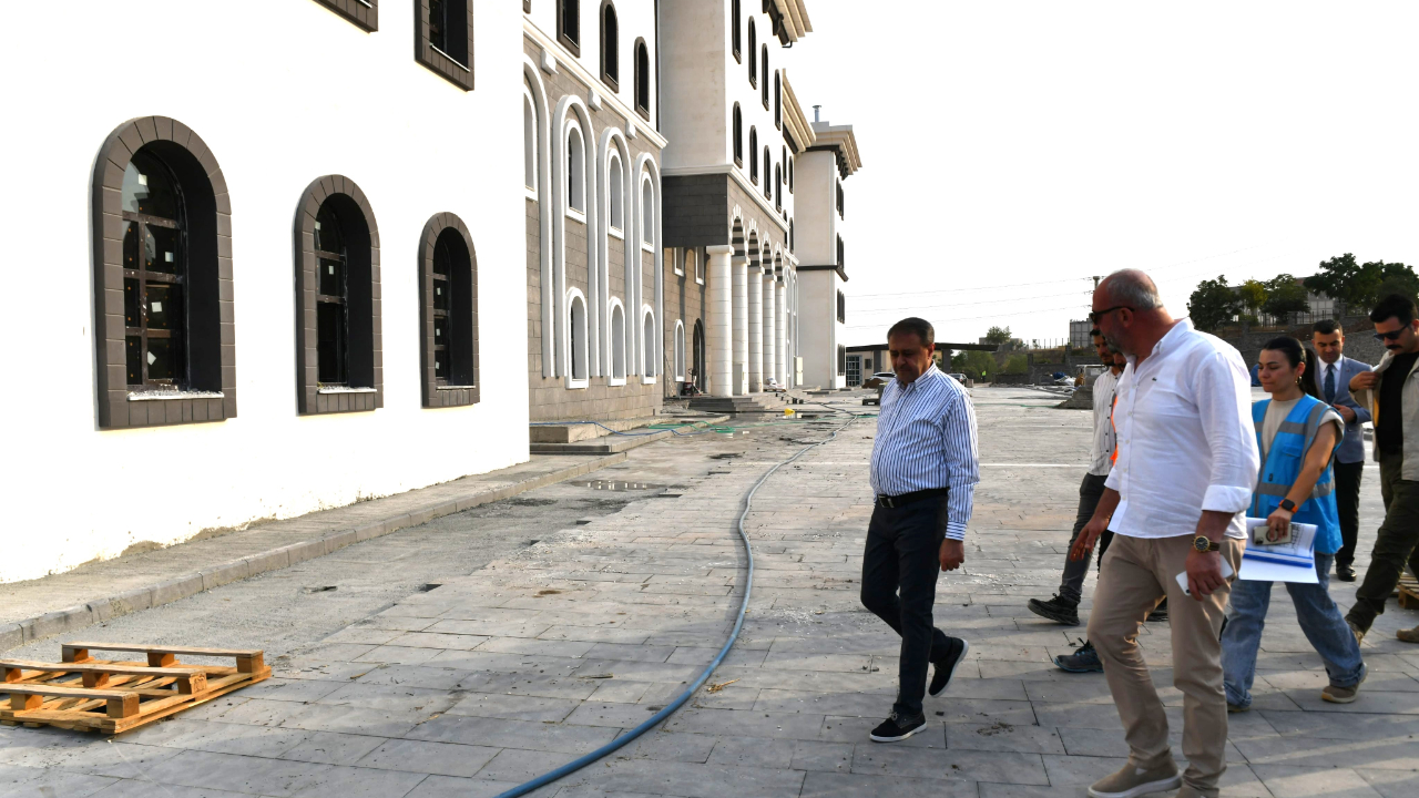 Şanlıurfa'da bir Hükümet Konağı daha gün sayıyor