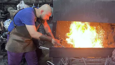 Yüksek ısıya maruz kalan ustalar ekmek mücadelesi veriyor