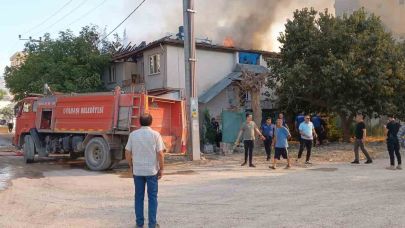 İki katlı evde yangın paniği
