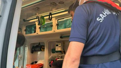 Yüzerken yaralanan vatandaşa tıbbi tahliye gerçekleştirildi