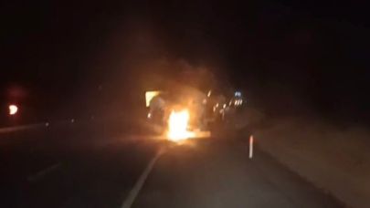 Seyir halindeki tanker yandı