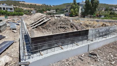 GÜLLÜBAĞ’DA GENÇLER İÇİN YENİ SEMT SAHASI KAZANDIRILIYOR