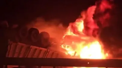 Tır sürücüsü, aracında yanarak hayatını kaybetti