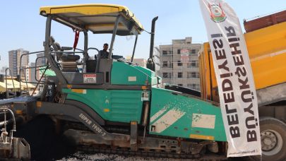 Büyükşehir asfalt çalışmalarını sürdürüyor