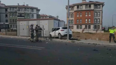 Motosiklet ile araç çarpıştı: 1 ölü, 3 yaralı