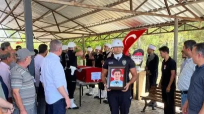 Kansere yenik düşen polis, gözyaşlarıyla uğurlandı