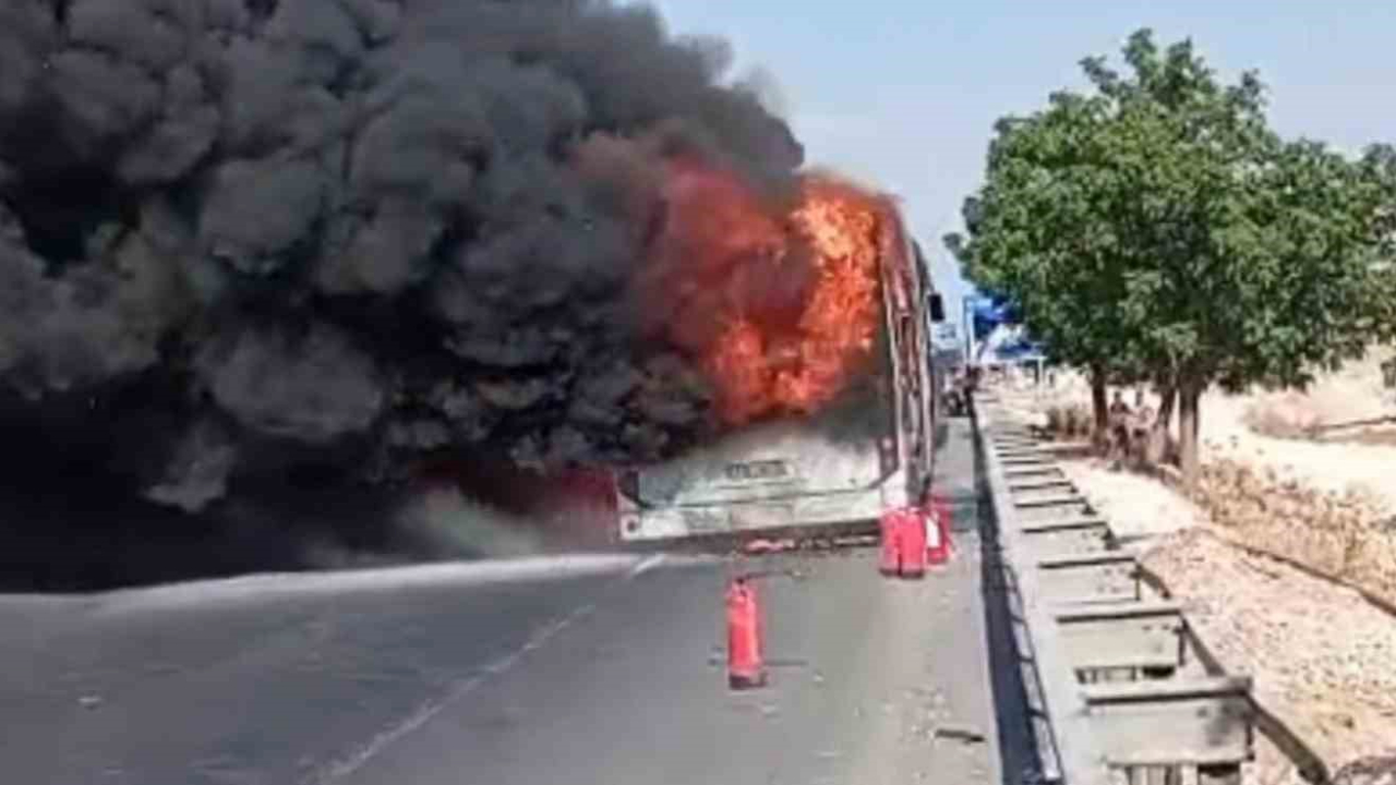Şanlıurfa'da kokulu anlar! Yolcular zor kurtuldu