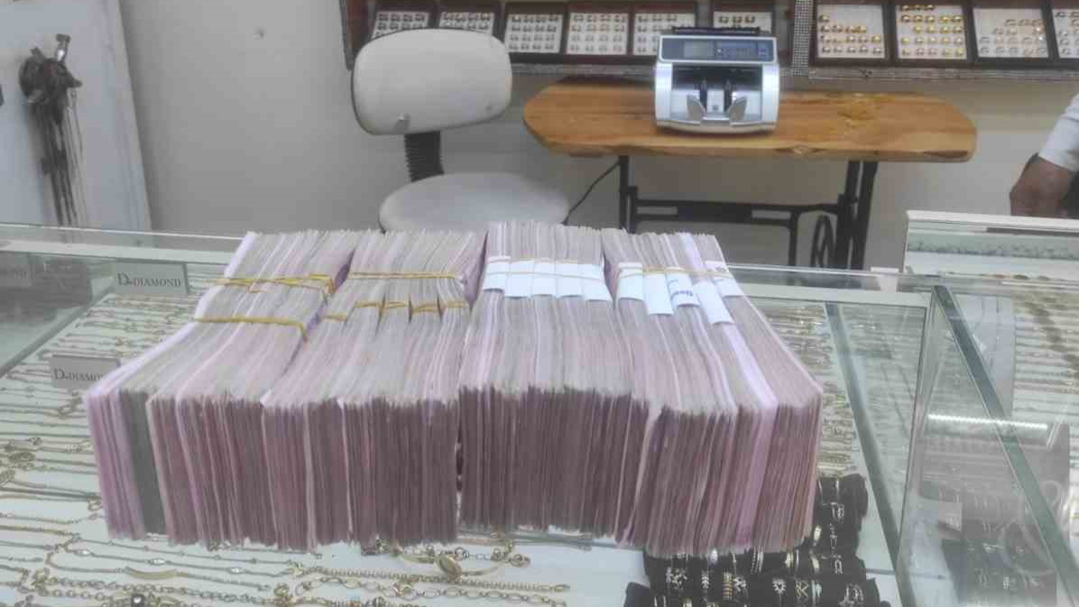 Dolandırıcılara 380 bin TL gönderecekken polis engelledi