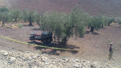 Devrilen traktörde bulunan 10 aylık bebek hayatını kaybetti