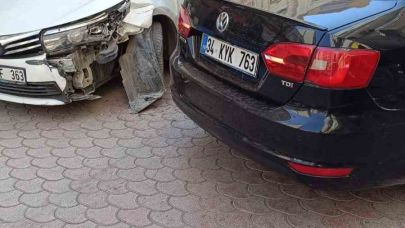 Maddi hasarlı zincirleme kaza