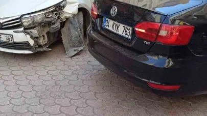 Maddi hasarlı zincirleme kaza