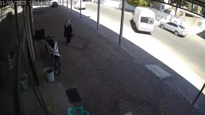 Siverek'te kaza: Ani manevrayla otomobile çarptı (Video)