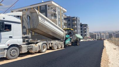 Büyükşehir, Mehmetçik Mahallesi'nde ulaşımı rahatlatıyor(VİDEO)