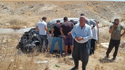 Hafif ticari araç şarampole yuvarlanarak takla attı