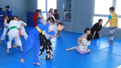 Sporun kalbi Haliliye’de atıyor: Minik judocular geleceğe hazırlanıyor