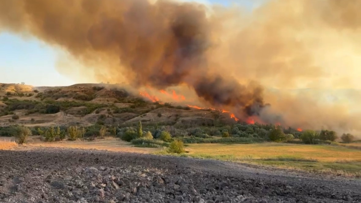 Adıyaman’da bahçe yangınına havadan ve karadan müdahale