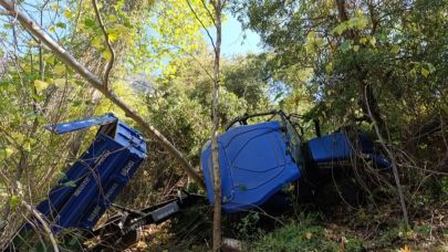 Traktör uçurumdan devrildi: 2’si çocuk 5 kişi yaralandı