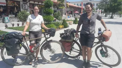 Bisikletleriyle Türkiye turu yapan Kanadalı ikili Karapınar’da