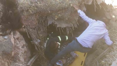 Göçük altında kalan yaşlı kadın kurtarıldı