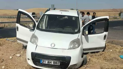 Hafif ticari ile otomobil çarpıştı: 5 yaralı