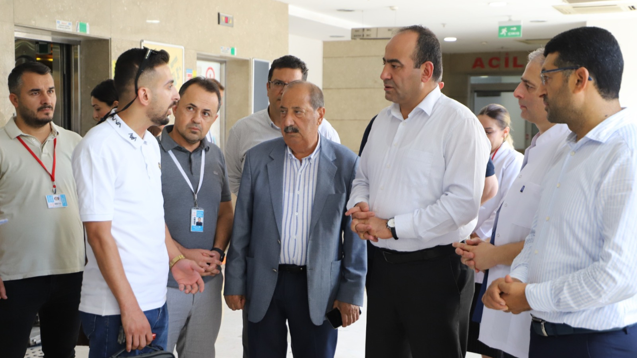 Berk ve Güzelçiçek, hastanelerde incelemelerde bulundu