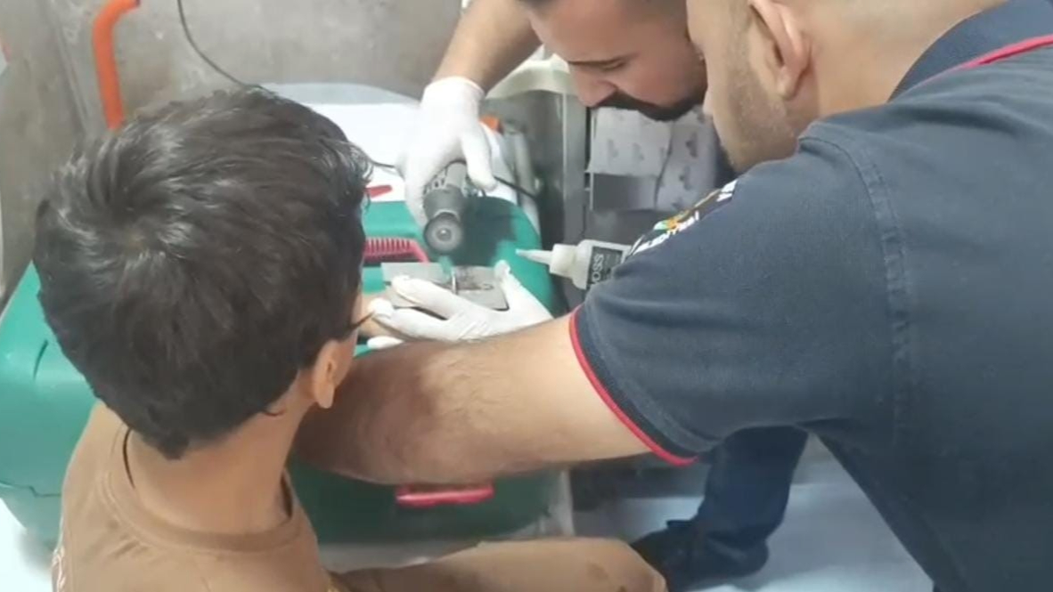 Yaramaz çocuğun imdadına itfaiye yetişti