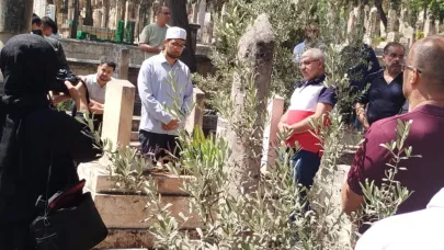 İHA muhabiri Muhammed Esen, mezarı başında anıldı