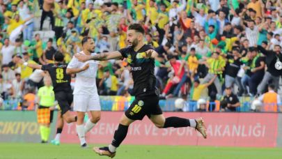 Şanlı takımda parlamıştı. Şampiyon adayına imza attı