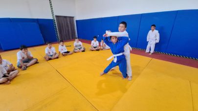 Yaz kurslarinda judo sporuna yoğun ilgi
