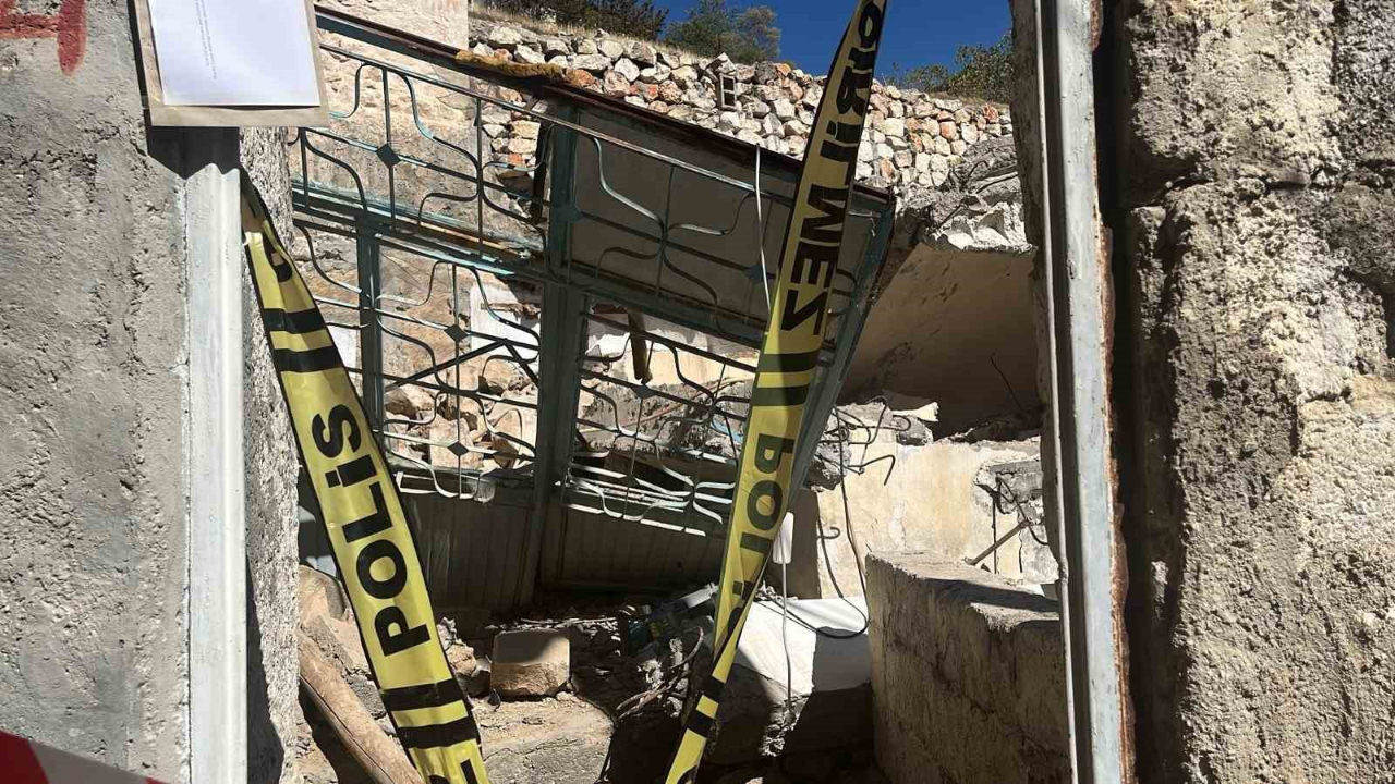 Şanlıurfa'da tadilatını yaptığı evin altında kaldı: 1 ölü